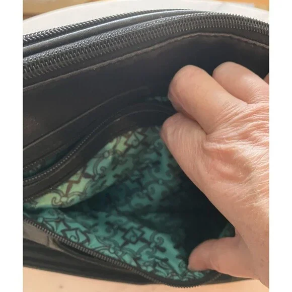 Stone Mountain Black Leather Hobo Crossbody Shoulder Bag Purse Buttery Soft - Picture 11 of 16